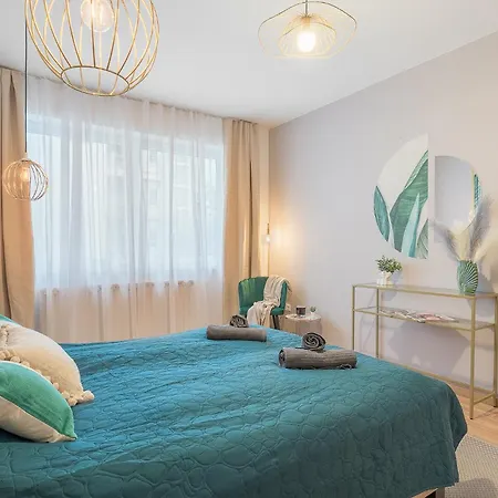 Two-bedrooms Cbd Bp بودابست