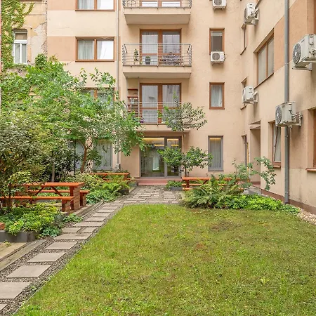 Two-bedrooms Cbd Bp Apartman *